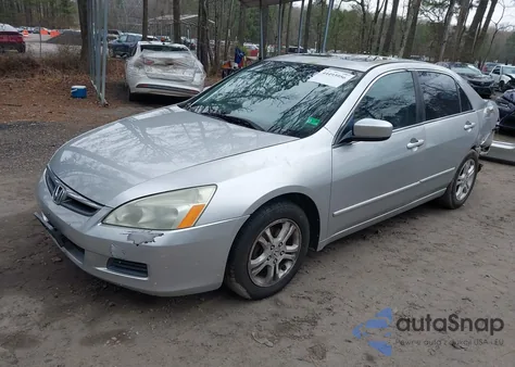 2006 Honda Accord 2.4 Ex z USA, uszkodzony, nr VIN 1HGCM56796A160675